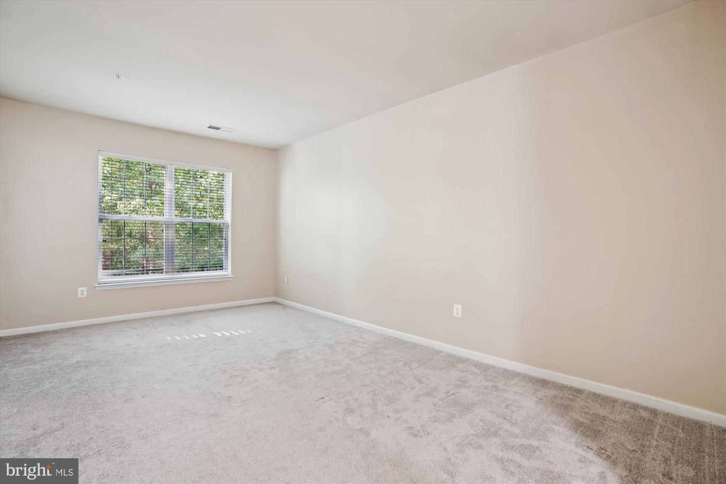 9720 HOLMES PL #004, MANASSAS PARK, Virginia 20111, 2 Bedrooms Bedrooms, ,2 BathroomsBathrooms,Residential,For sale,9720 HOLMES PL #004,VAMP2003388 MLS # VAMP2003388