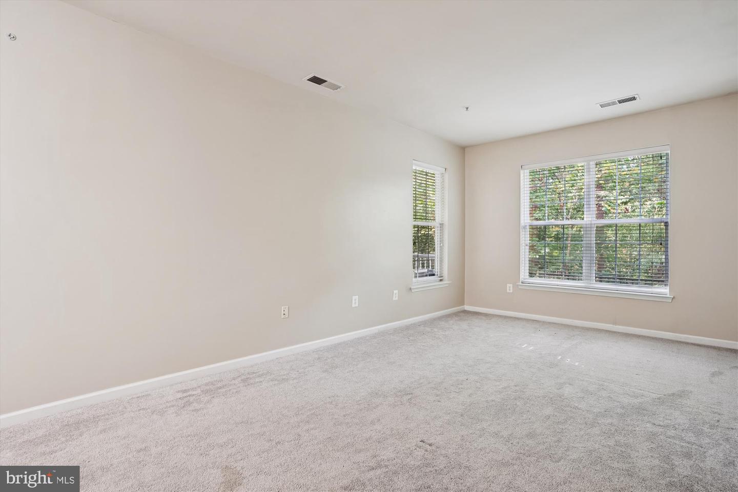 9720 HOLMES PL #004, MANASSAS PARK, Virginia 20111, 2 Bedrooms Bedrooms, ,2 BathroomsBathrooms,Residential,For sale,9720 HOLMES PL #004,VAMP2003388 MLS # VAMP2003388