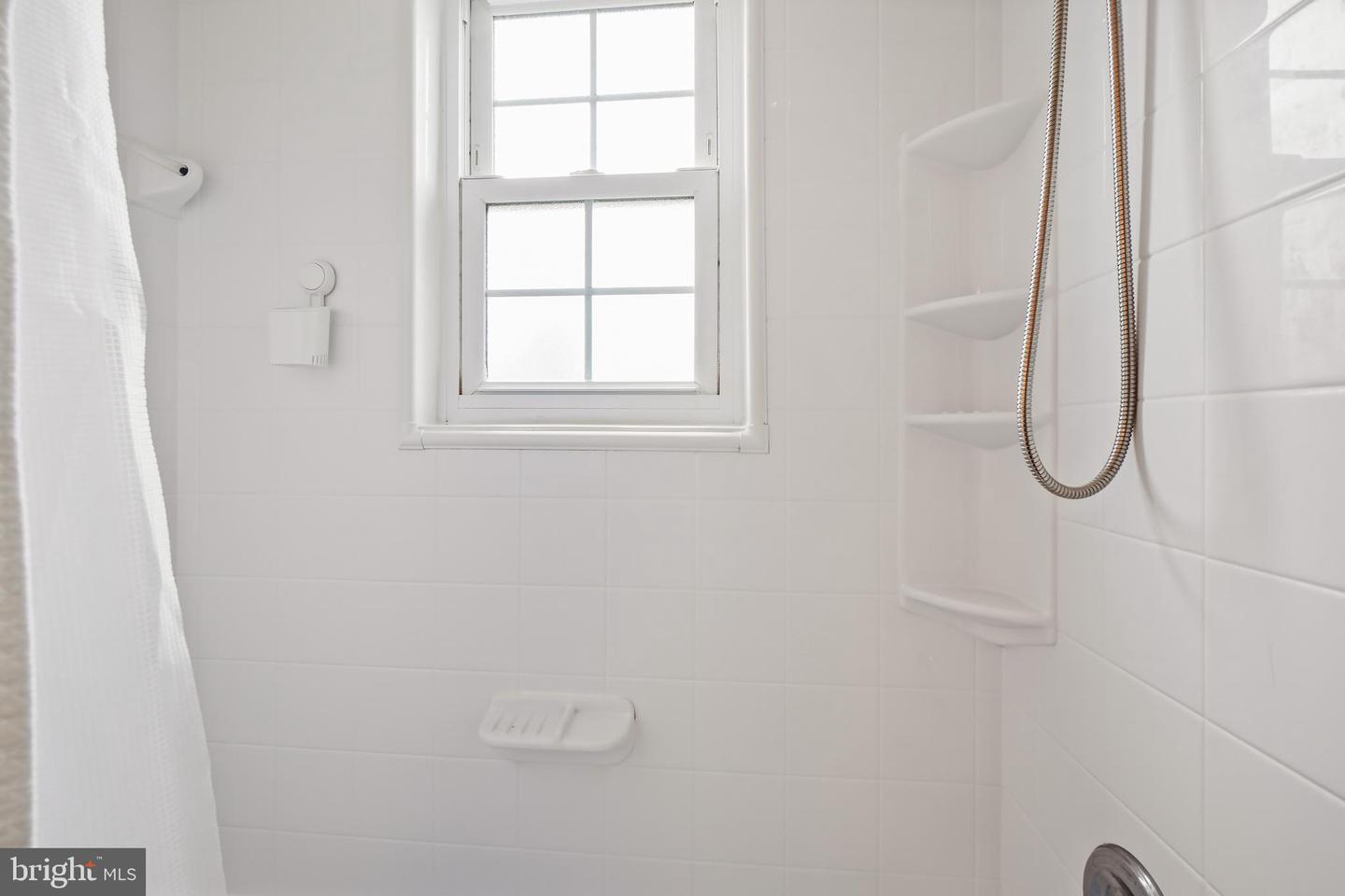 2030 N VERMONT ST #301, ARLINGTON, Virginia 22207, 1 Bedroom Bedrooms, ,1 BathroomBathrooms,Residential,For sale,2030 N VERMONT ST #301,VAAR2065014 MLS # VAAR2065014