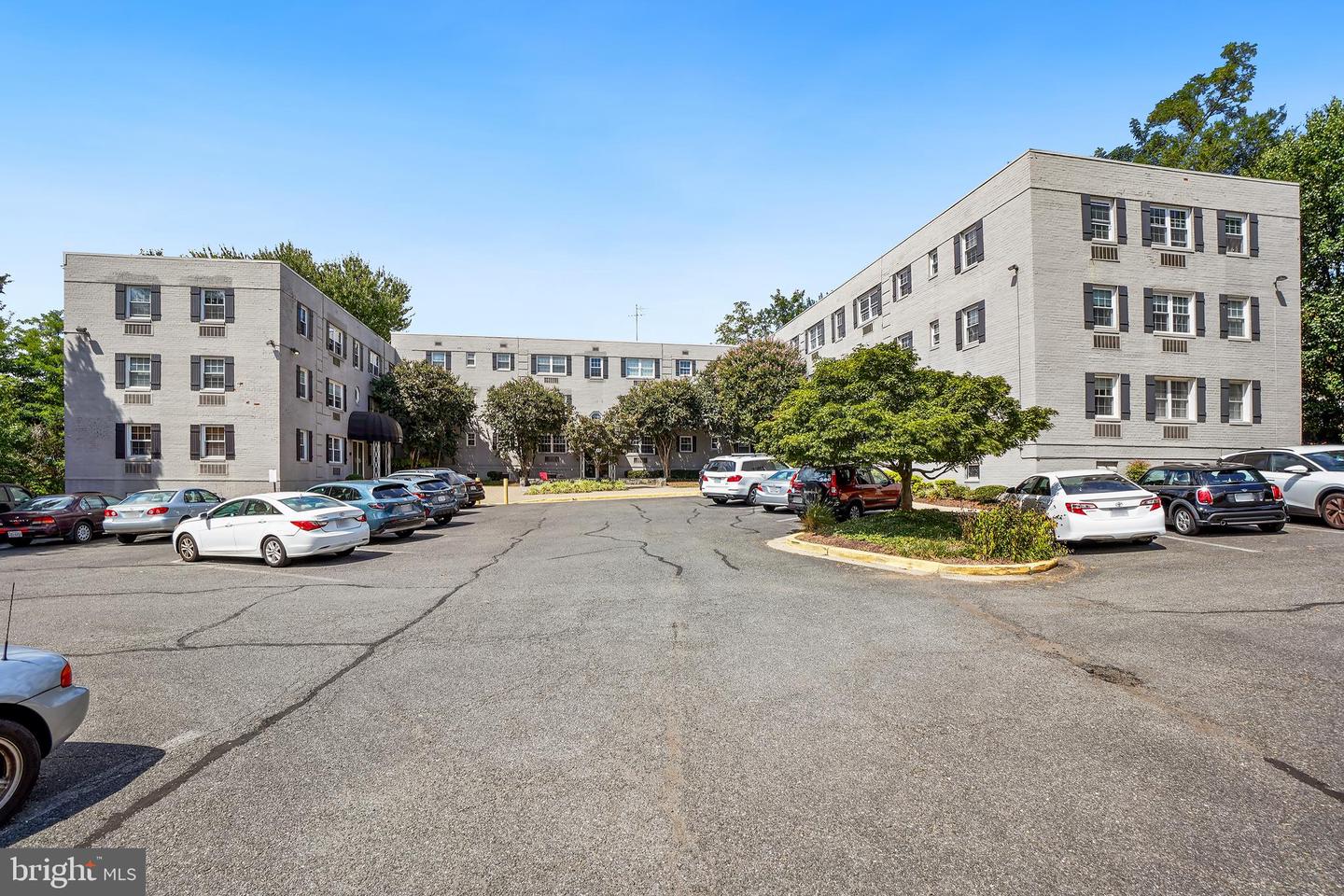 2030 N VERMONT ST #301, ARLINGTON, Virginia 22207, 1 Bedroom Bedrooms, ,1 BathroomBathrooms,Residential,For sale,2030 N VERMONT ST #301,VAAR2065014 MLS # VAAR2065014