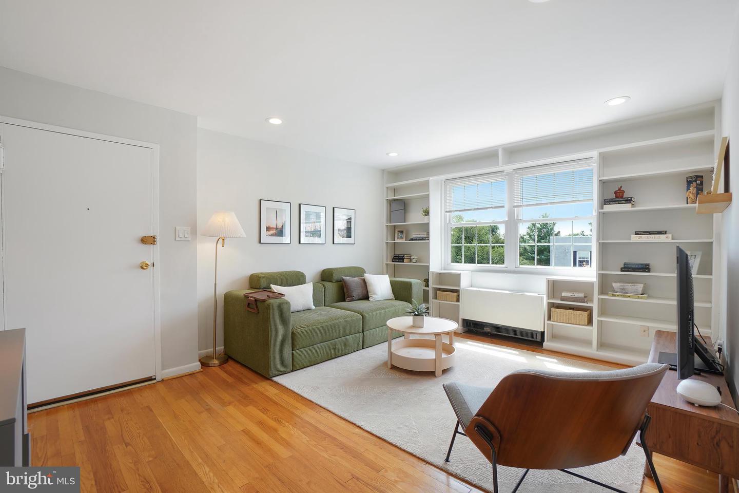2030 N VERMONT ST #301, ARLINGTON, Virginia 22207, 1 Bedroom Bedrooms, ,1 BathroomBathrooms,Residential,For sale,2030 N VERMONT ST #301,VAAR2065014 MLS # VAAR2065014