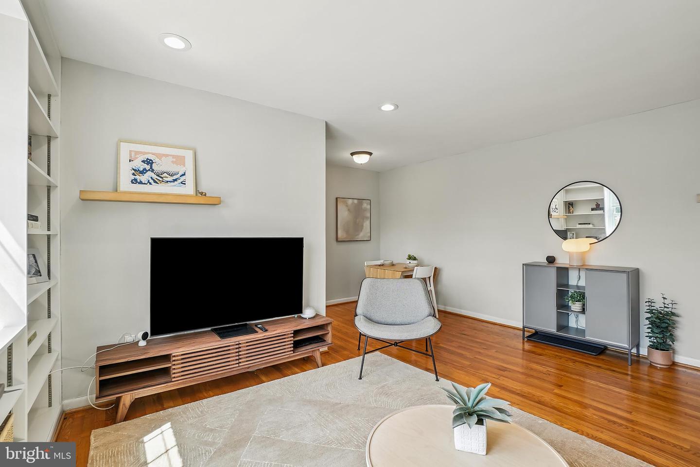 2030 N VERMONT ST #301, ARLINGTON, Virginia 22207, 1 Bedroom Bedrooms, ,1 BathroomBathrooms,Residential,For sale,2030 N VERMONT ST #301,VAAR2065014 MLS # VAAR2065014