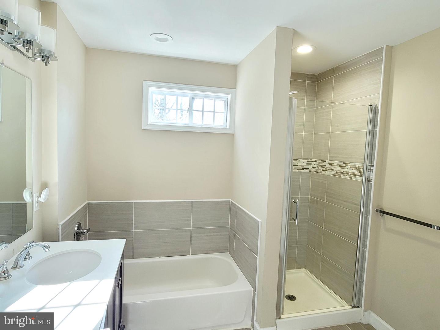 7122 OAK RIDGE RD, FALLS CHURCH, Virginia 22042, 5 Bedrooms Bedrooms, ,4 BathroomsBathrooms,Residential,For sale,7122 OAK RIDGE RD,VAFX2274776 MLS # VAFX2274776
