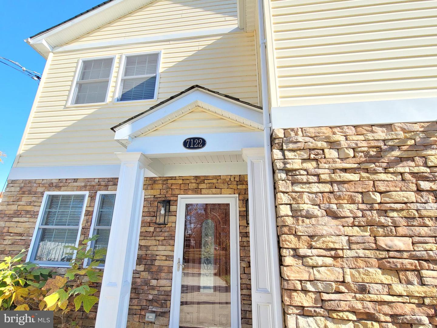 7122 OAK RIDGE RD, FALLS CHURCH, Virginia 22042, 5 Bedrooms Bedrooms, ,4 BathroomsBathrooms,Residential,For sale,7122 OAK RIDGE RD,VAFX2274776 MLS # VAFX2274776