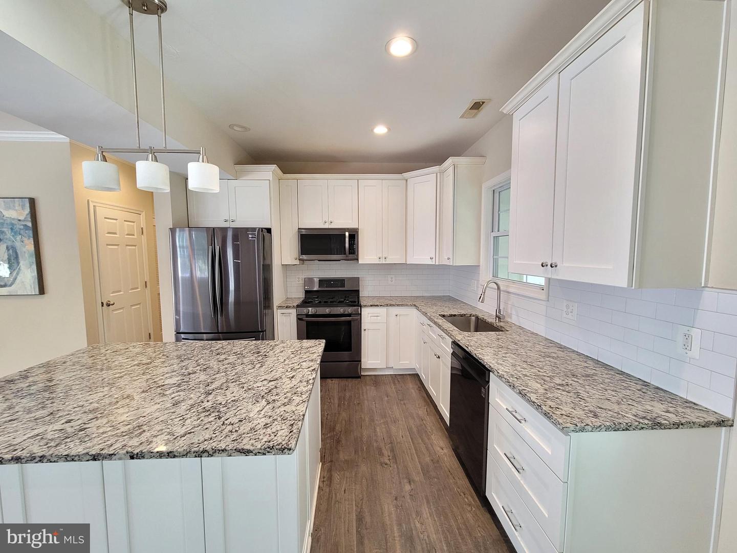7122 OAK RIDGE RD, FALLS CHURCH, Virginia 22042, 5 Bedrooms Bedrooms, ,4 BathroomsBathrooms,Residential,For sale,7122 OAK RIDGE RD,VAFX2274776 MLS # VAFX2274776