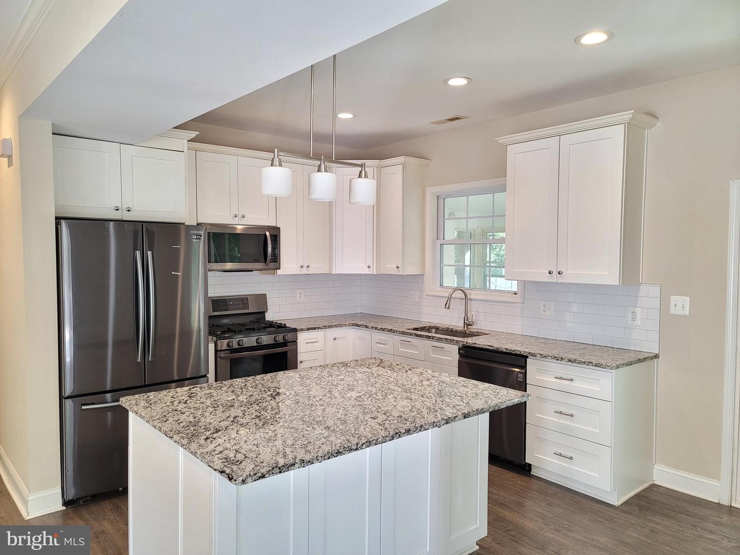 7122 OAK RIDGE RD, FALLS CHURCH, Virginia 22042, 5 Bedrooms Bedrooms, ,4 BathroomsBathrooms,Residential,For sale,7122 OAK RIDGE RD,VAFX2274776 MLS # VAFX2274776
