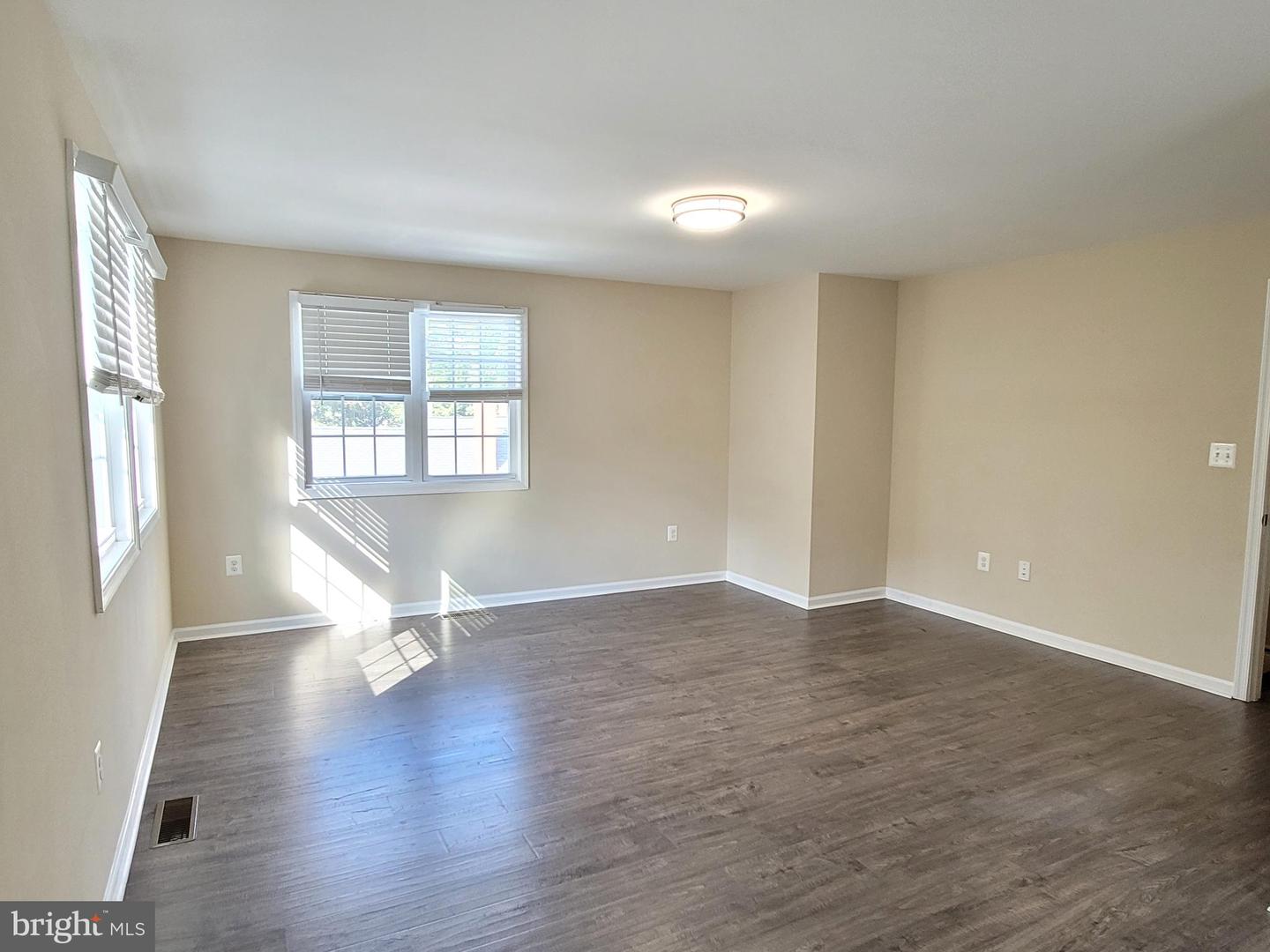 7122 OAK RIDGE RD, FALLS CHURCH, Virginia 22042, 5 Bedrooms Bedrooms, ,4 BathroomsBathrooms,Residential,For sale,7122 OAK RIDGE RD,VAFX2274776 MLS # VAFX2274776