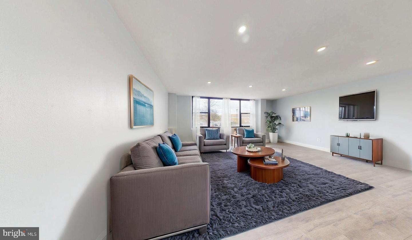 4600 DUKE ST #431, ALEXANDRIA, Virginia 22304, 3 Bedrooms Bedrooms, 2 Rooms Rooms,2 BathroomsBathrooms,Residential,For sale,4600 DUKE ST #431,VAAX2050922 MLS # VAAX2050922
