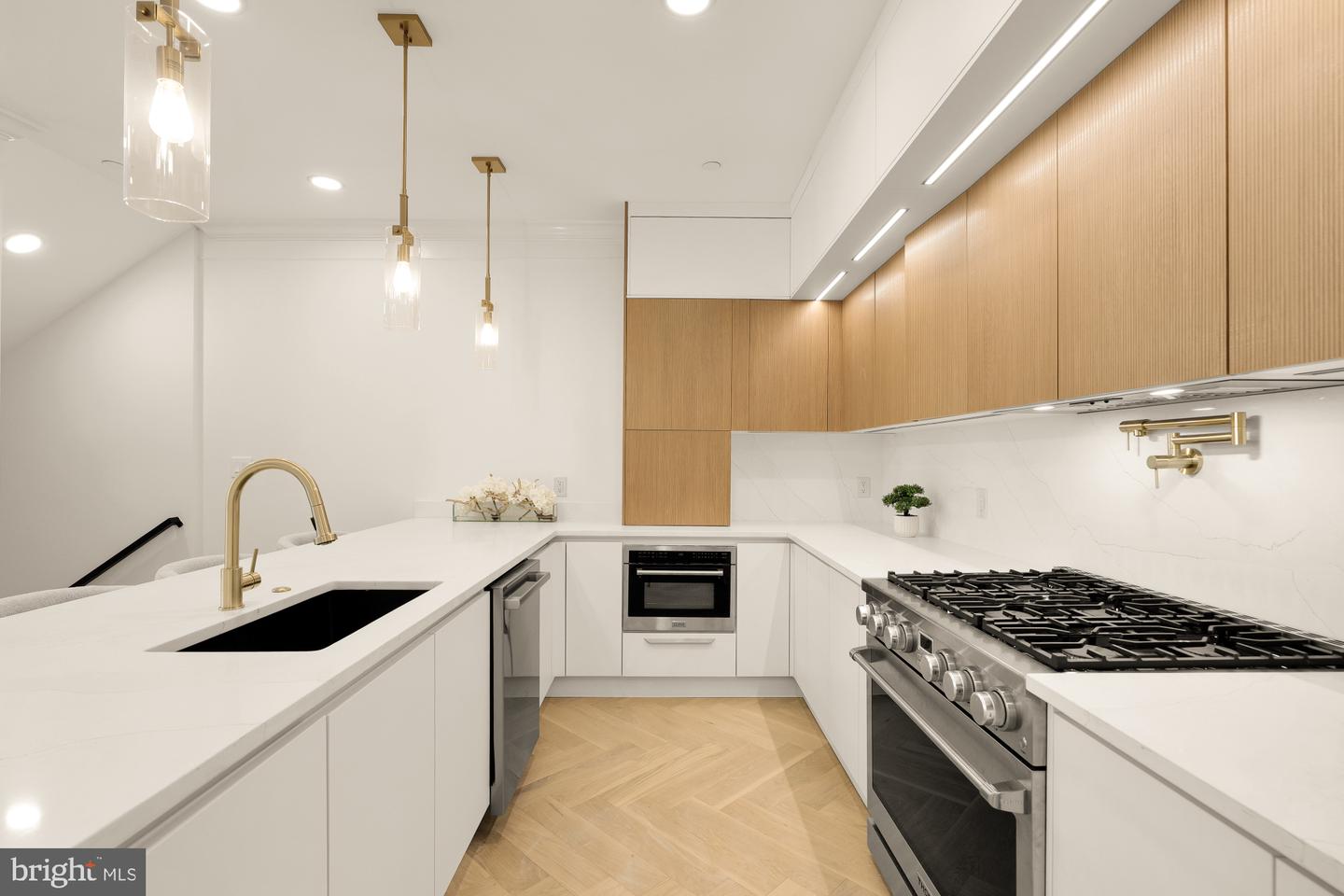 733 EUCLID ST NW #303, WASHINGTON, District Of Columbia 20001, 5 Bedrooms Bedrooms, ,4 BathroomsBathrooms,Residential,For sale,733 EUCLID ST NW #303,DCDC2227414 MLS # DCDC2227414