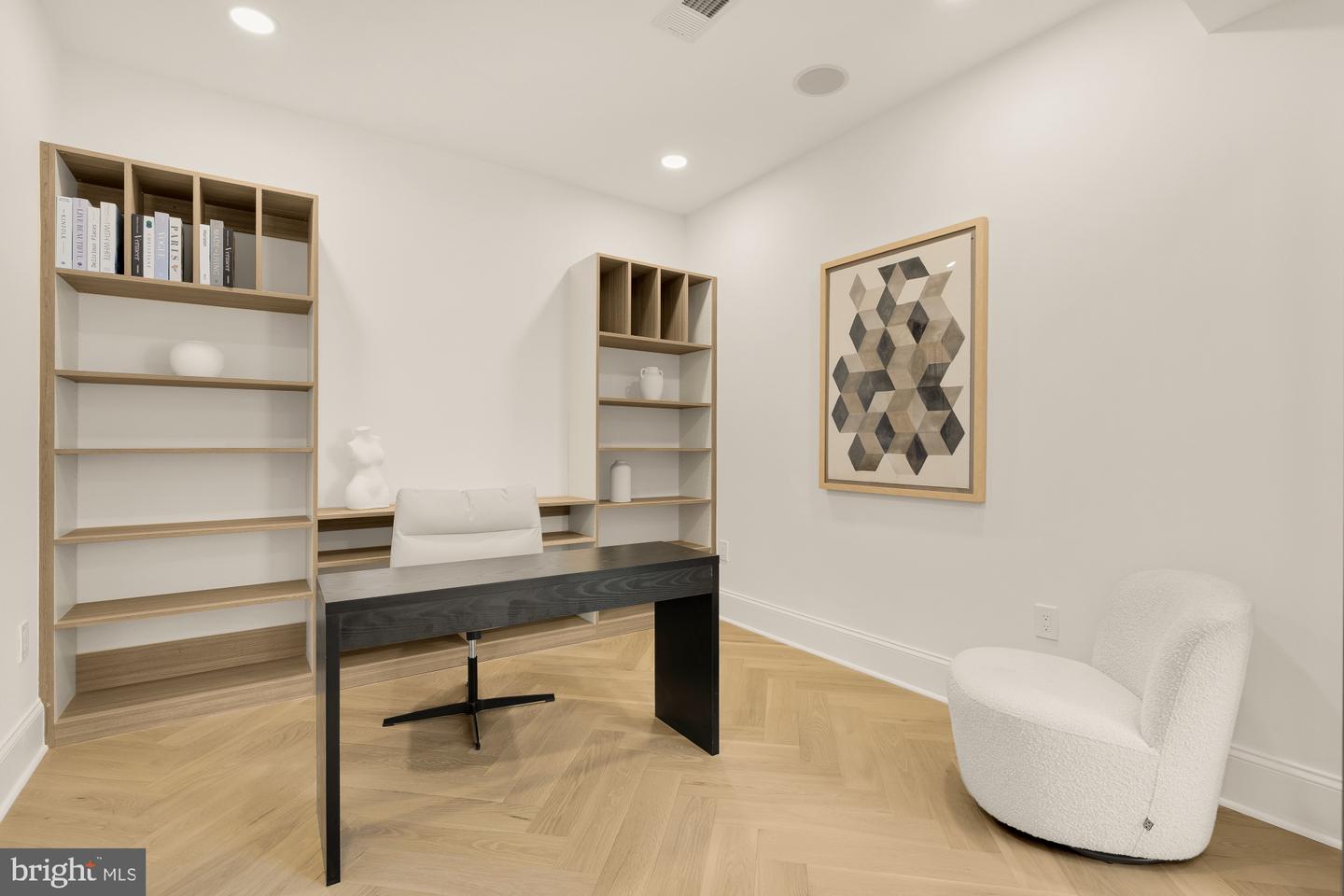 733 EUCLID ST NW #303, WASHINGTON, District Of Columbia 20001, 5 Bedrooms Bedrooms, ,4 BathroomsBathrooms,Residential,For sale,733 EUCLID ST NW #303,DCDC2227414 MLS # DCDC2227414