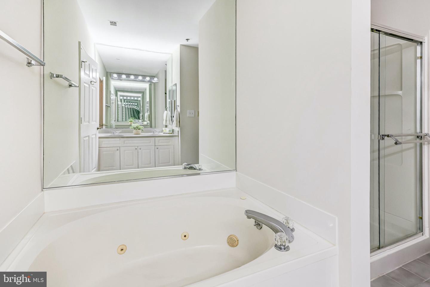 2121 JAMIESON AVE #401, ALEXANDRIA, Virginia 22314, 3 Bedrooms Bedrooms, ,2 BathroomsBathrooms,Residential,For sale,2121 JAMIESON AVE #401,VAAX2046986 MLS # VAAX2046986