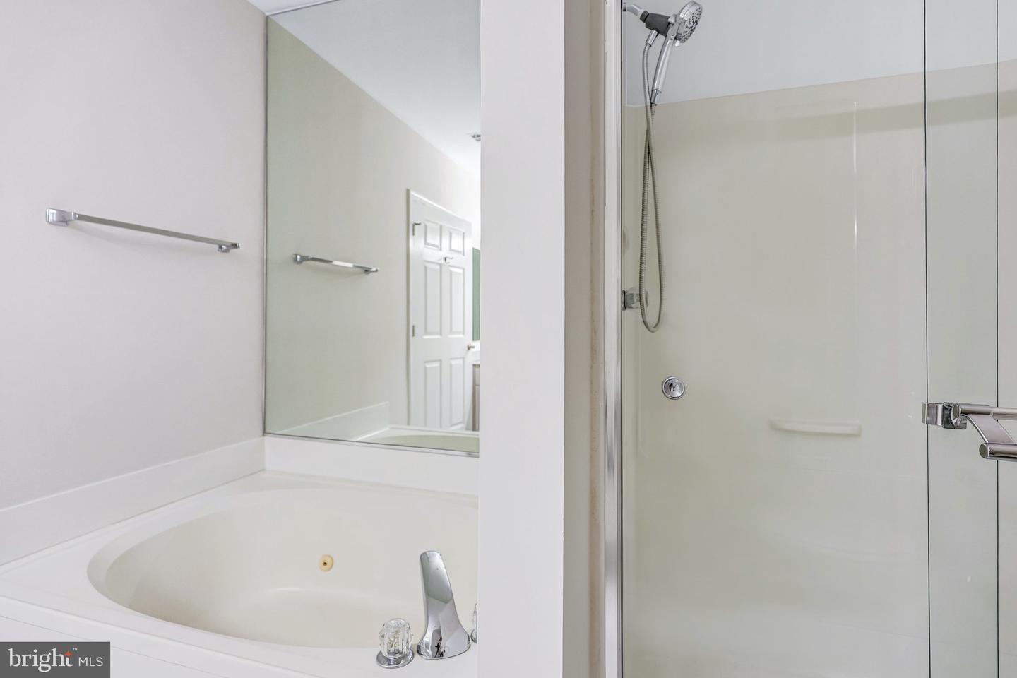 2121 JAMIESON AVE #401, ALEXANDRIA, Virginia 22314, 3 Bedrooms Bedrooms, ,2 BathroomsBathrooms,Residential,For sale,2121 JAMIESON AVE #401,VAAX2046986 MLS # VAAX2046986