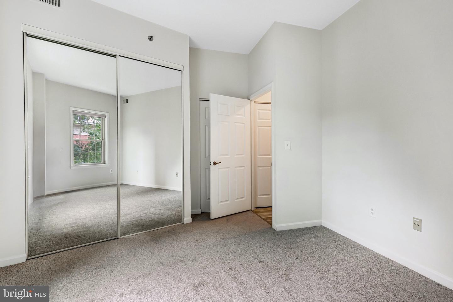 2121 JAMIESON AVE #401, ALEXANDRIA, Virginia 22314, 3 Bedrooms Bedrooms, ,2 BathroomsBathrooms,Residential,For sale,2121 JAMIESON AVE #401,VAAX2046986 MLS # VAAX2046986