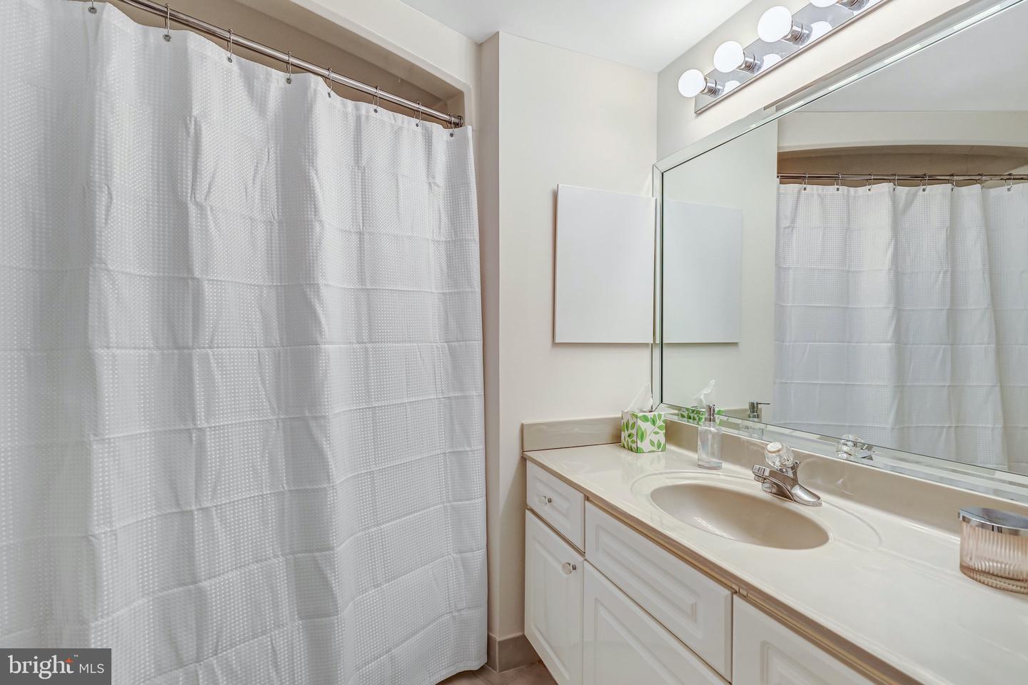 2121 JAMIESON AVE #401, ALEXANDRIA, Virginia 22314, 3 Bedrooms Bedrooms, ,2 BathroomsBathrooms,Residential,For sale,2121 JAMIESON AVE #401,VAAX2046986 MLS # VAAX2046986