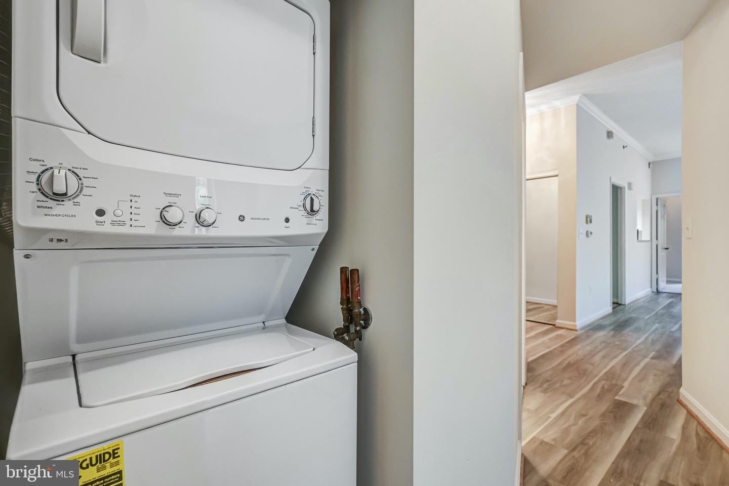 2121 JAMIESON AVE #401, ALEXANDRIA, Virginia 22314, 3 Bedrooms Bedrooms, ,2 BathroomsBathrooms,Residential,For sale,2121 JAMIESON AVE #401,VAAX2046986 MLS # VAAX2046986
