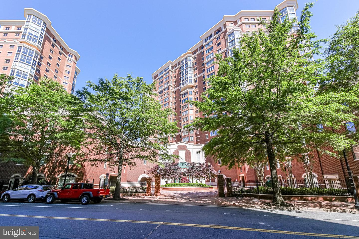 2121 JAMIESON AVE #401, ALEXANDRIA, Virginia 22314, 3 Bedrooms Bedrooms, ,2 BathroomsBathrooms,Residential,For sale,2121 JAMIESON AVE #401,VAAX2046986 MLS # VAAX2046986