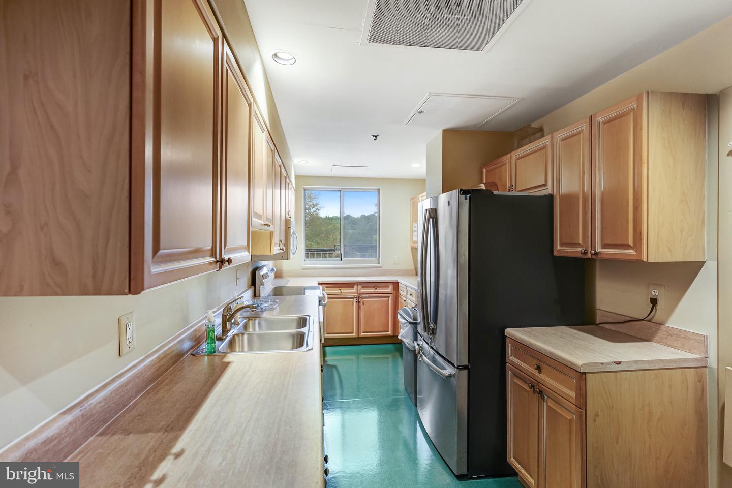 2121 JAMIESON AVE #401, ALEXANDRIA, Virginia 22314, 3 Bedrooms Bedrooms, ,2 BathroomsBathrooms,Residential,For sale,2121 JAMIESON AVE #401,VAAX2046986 MLS # VAAX2046986