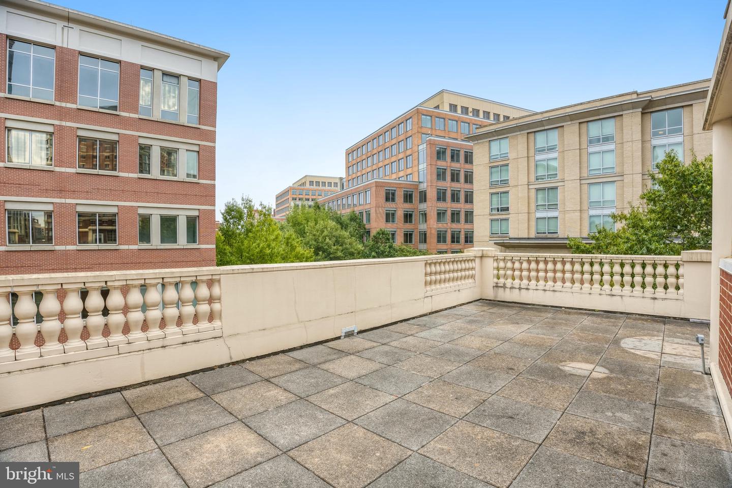 2121 JAMIESON AVE #401, ALEXANDRIA, Virginia 22314, 3 Bedrooms Bedrooms, ,2 BathroomsBathrooms,Residential,For sale,2121 JAMIESON AVE #401,VAAX2046986 MLS # VAAX2046986