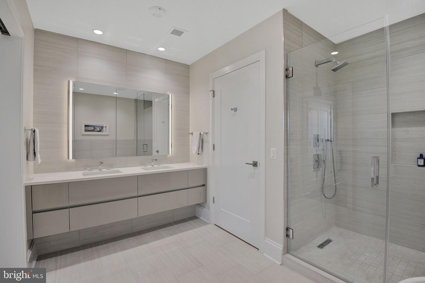 7887 JONES BRANCH DR #1004, MCLEAN, Virginia 22102, 3 Bedrooms Bedrooms, ,2 BathroomsBathrooms,Residential,For sale,7887 JONES BRANCH DR #1004,VAFX2257380 MLS # VAFX2257380