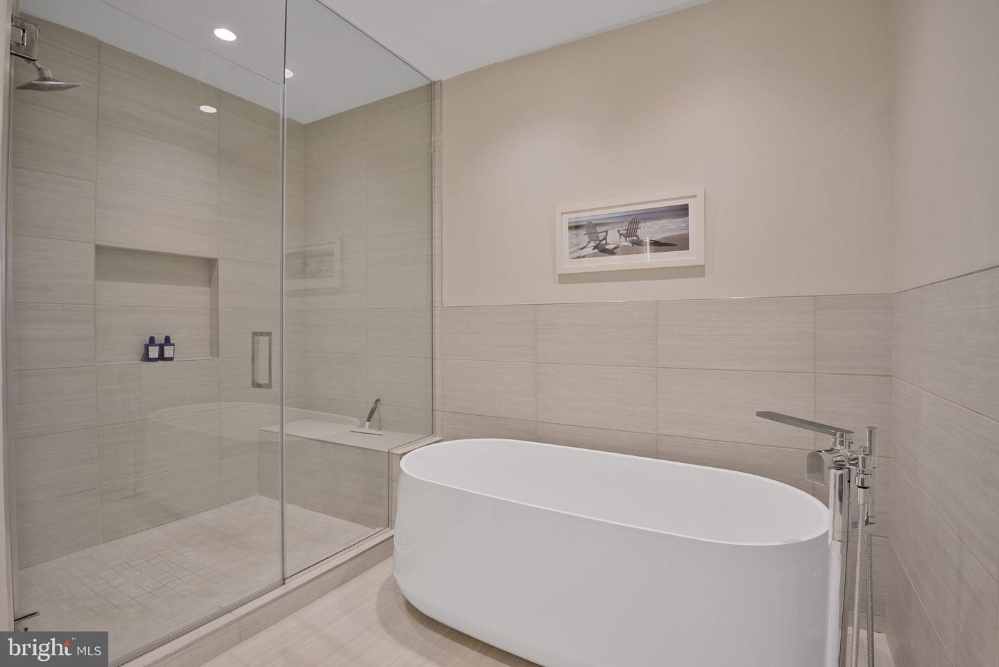 7887 JONES BRANCH DR #1004, MCLEAN, Virginia 22102, 3 Bedrooms Bedrooms, ,2 BathroomsBathrooms,Residential,For sale,7887 JONES BRANCH DR #1004,VAFX2257380 MLS # VAFX2257380