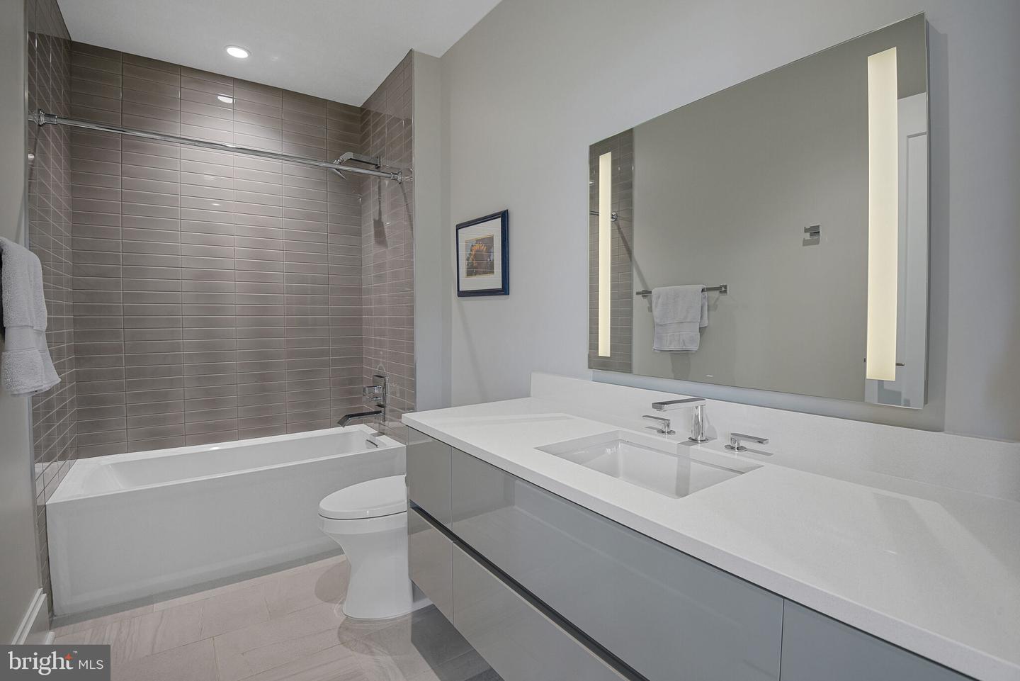 7887 JONES BRANCH DR #1004, MCLEAN, Virginia 22102, 3 Bedrooms Bedrooms, ,2 BathroomsBathrooms,Residential,For sale,7887 JONES BRANCH DR #1004,VAFX2257380 MLS # VAFX2257380