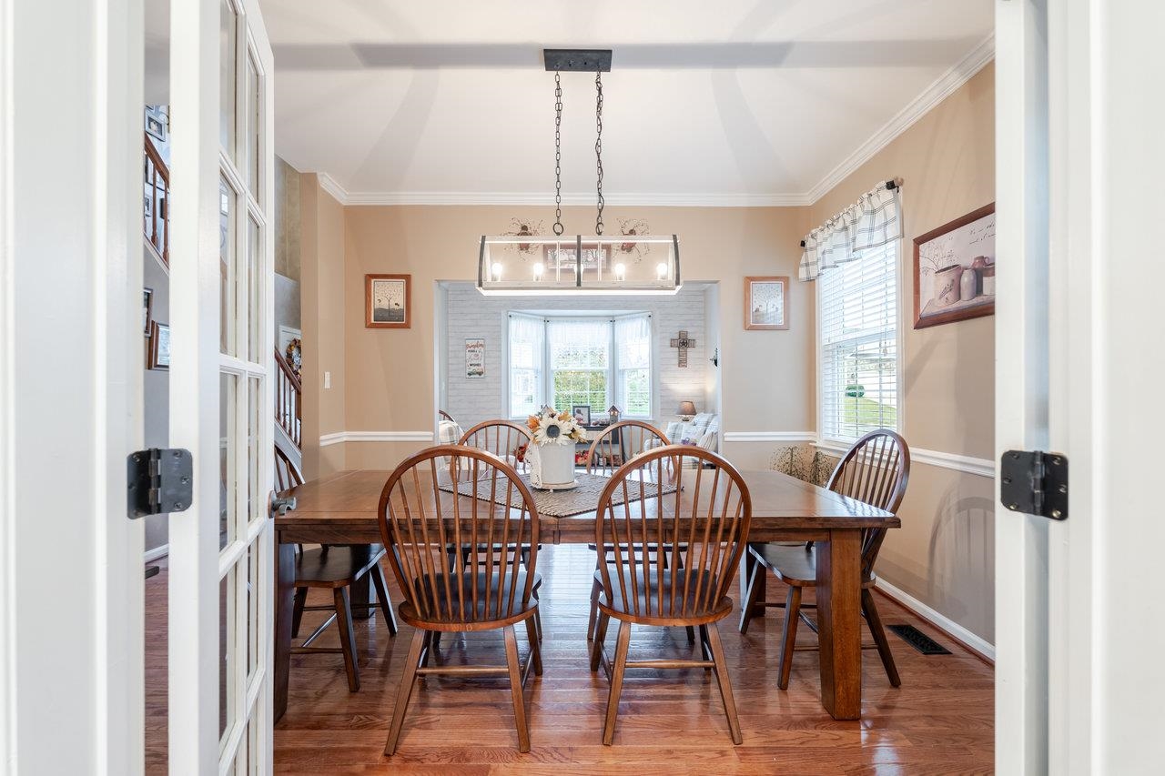 209 BUCHANAN DR, BROADWAY, Virginia 22815, 5 Bedrooms Bedrooms, ,3 BathroomsBathrooms,Residential,209 BUCHANAN DR,670099 MLS # 670099