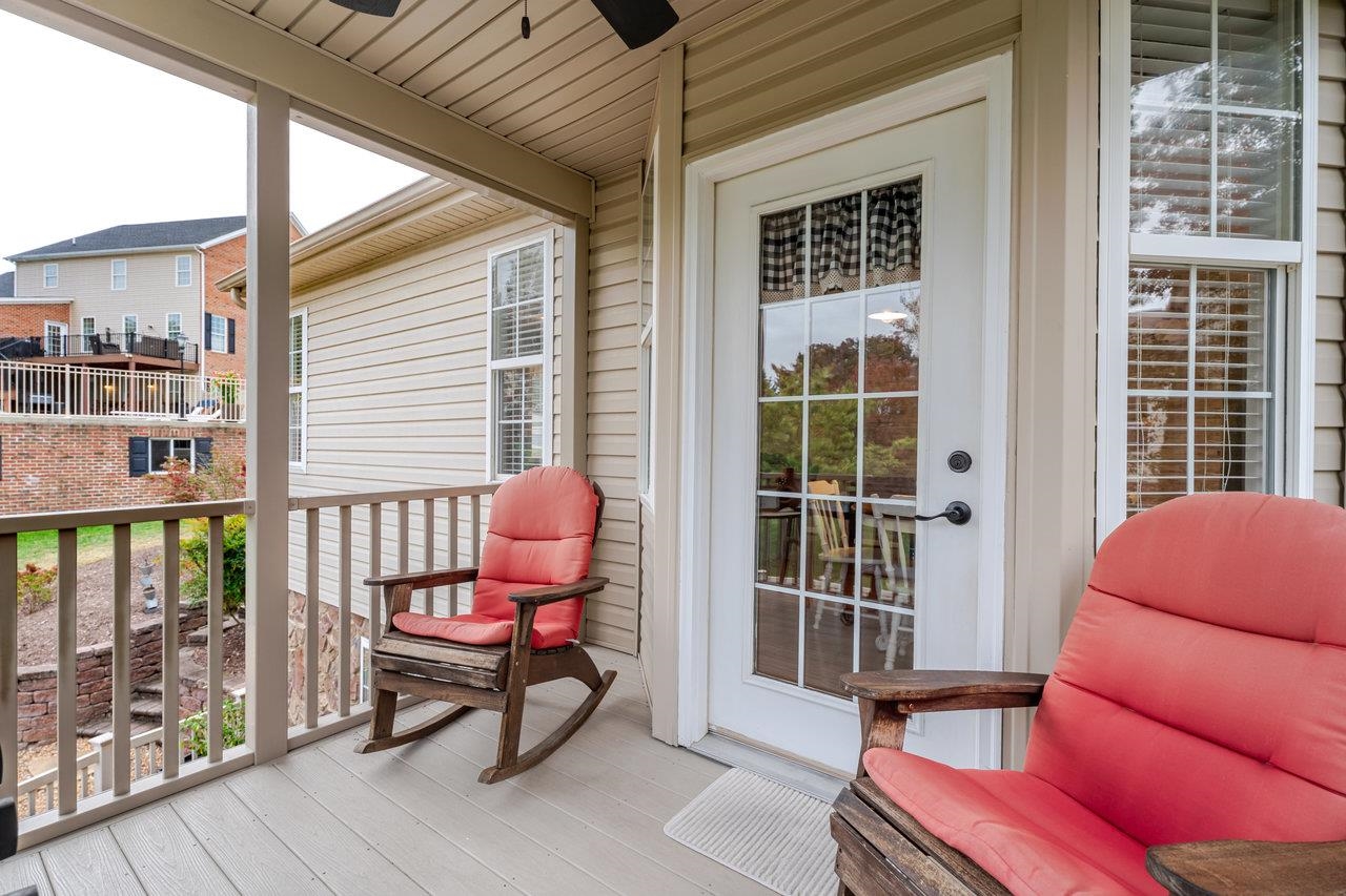 209 BUCHANAN DR, BROADWAY, Virginia 22815, 5 Bedrooms Bedrooms, ,3 BathroomsBathrooms,Residential,209 BUCHANAN DR,670099 MLS # 670099