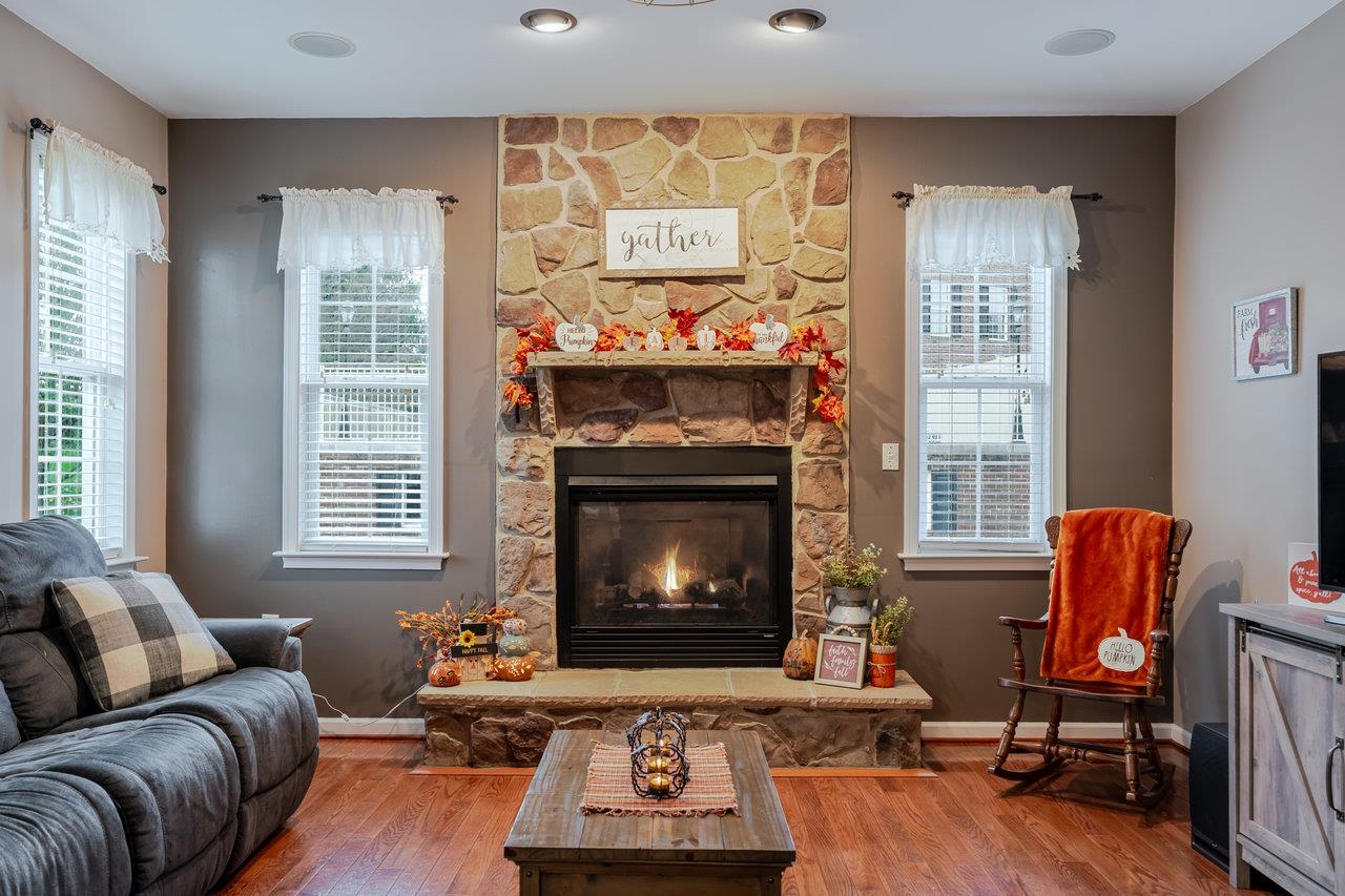 209 BUCHANAN DR, BROADWAY, Virginia 22815, 5 Bedrooms Bedrooms, ,3 BathroomsBathrooms,Residential,209 BUCHANAN DR,670099 MLS # 670099