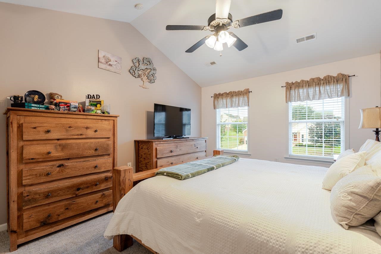 209 BUCHANAN DR, BROADWAY, Virginia 22815, 5 Bedrooms Bedrooms, ,3 BathroomsBathrooms,Residential,209 BUCHANAN DR,670099 MLS # 670099