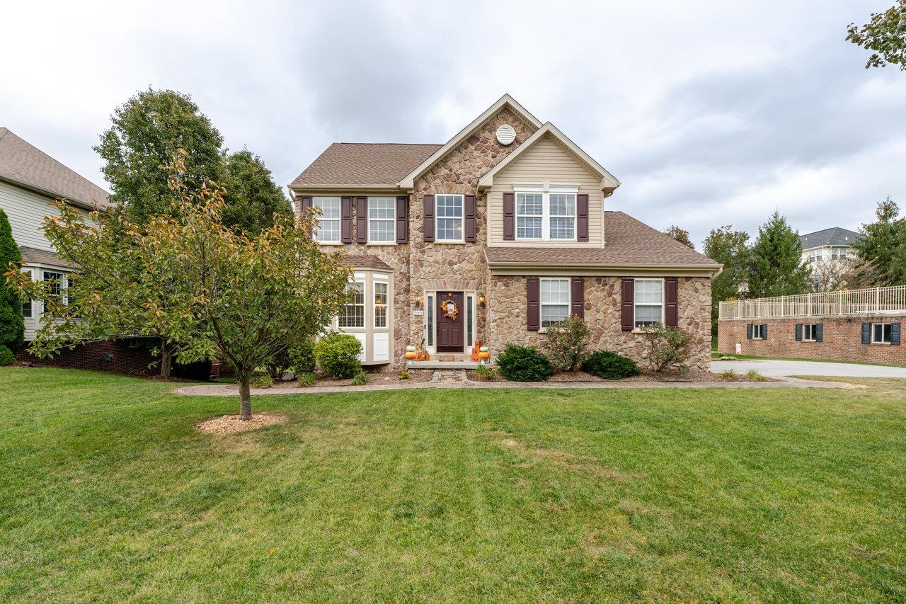209 BUCHANAN DR, BROADWAY, Virginia 22815, 5 Bedrooms Bedrooms, ,3 BathroomsBathrooms,Residential,209 BUCHANAN DR,670099 MLS # 670099