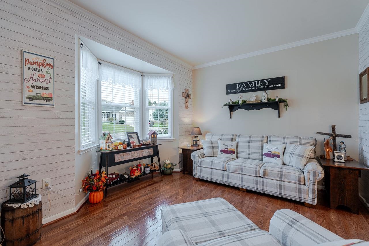 209 BUCHANAN DR, BROADWAY, Virginia 22815, 5 Bedrooms Bedrooms, ,3 BathroomsBathrooms,Residential,209 BUCHANAN DR,670099 MLS # 670099