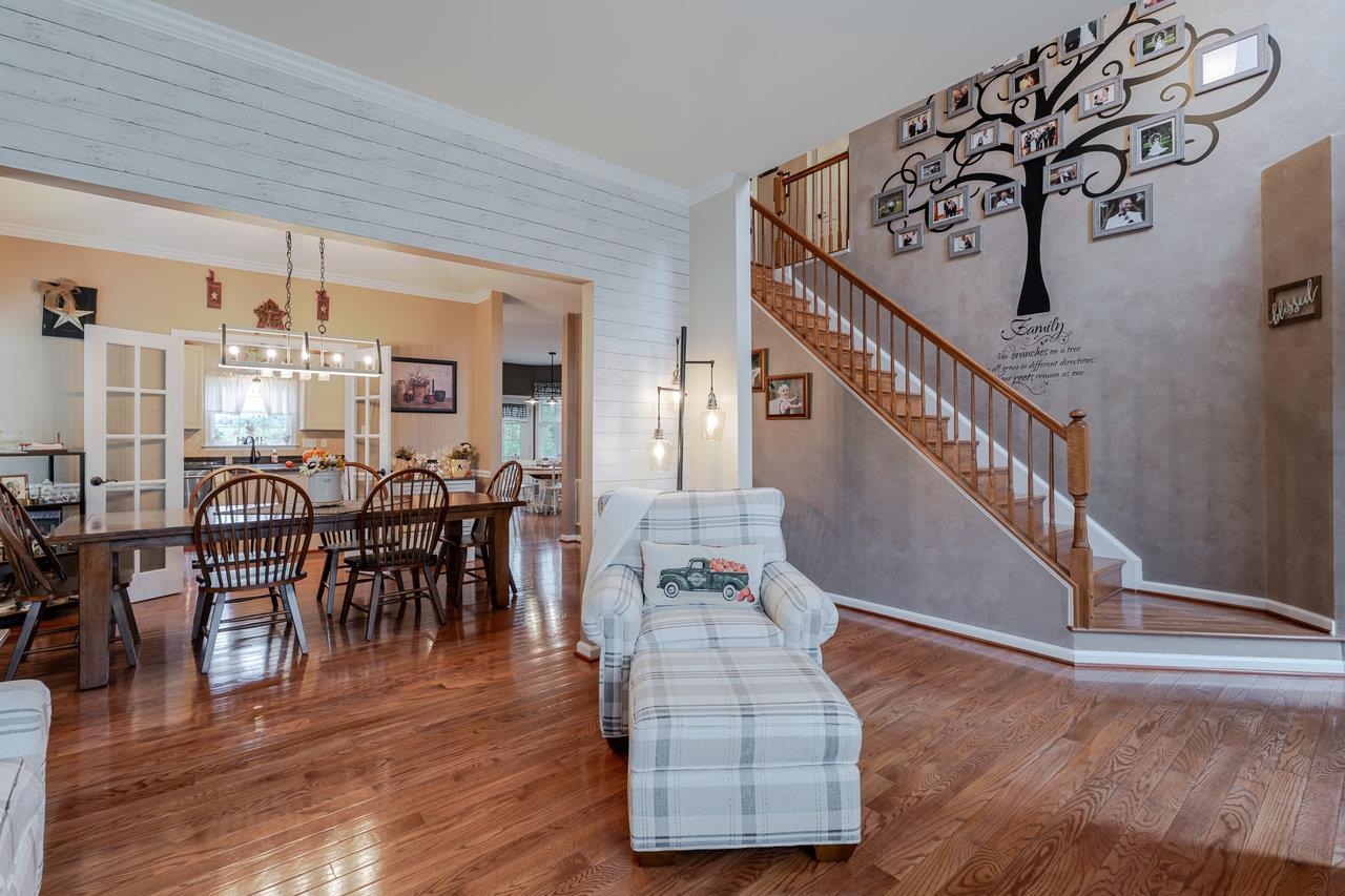 209 BUCHANAN DR, BROADWAY, Virginia 22815, 5 Bedrooms Bedrooms, ,3 BathroomsBathrooms,Residential,209 BUCHANAN DR,670099 MLS # 670099