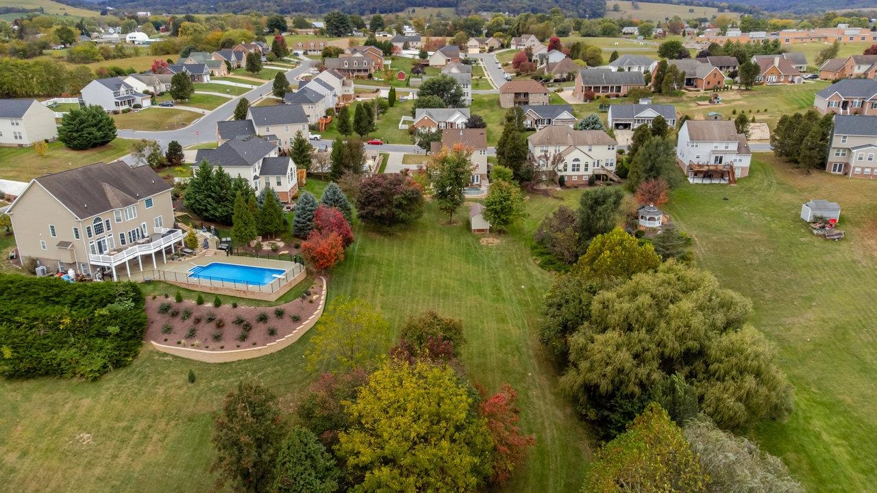 209 BUCHANAN DR, BROADWAY, Virginia 22815, 5 Bedrooms Bedrooms, ,3 BathroomsBathrooms,Residential,209 BUCHANAN DR,670099 MLS # 670099