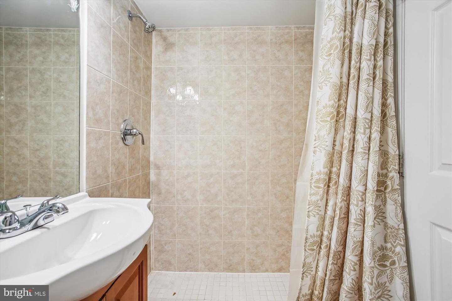 2757 STONE HOLLOW DR, VIENNA, Virginia 22180, 4 Bedrooms Bedrooms, ,3 BathroomsBathrooms,Residential,For sale,2757 STONE HOLLOW DR,VAFX2267190 MLS # VAFX2267190