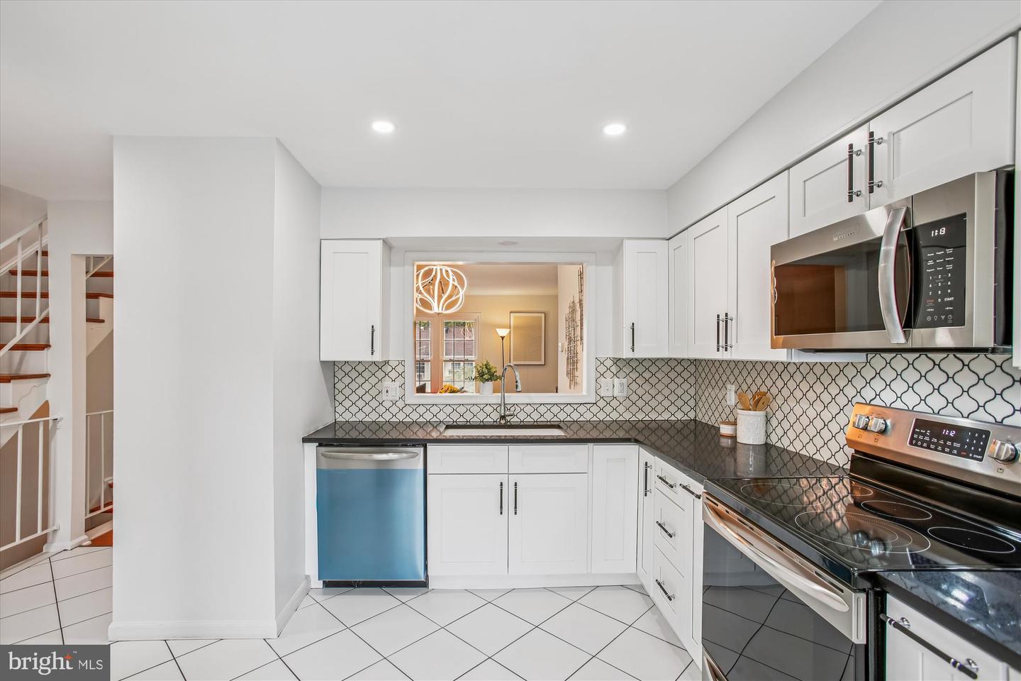 2757 STONE HOLLOW DR, VIENNA, Virginia 22180, 4 Bedrooms Bedrooms, ,3 BathroomsBathrooms,Residential,For sale,2757 STONE HOLLOW DR,VAFX2267190 MLS # VAFX2267190