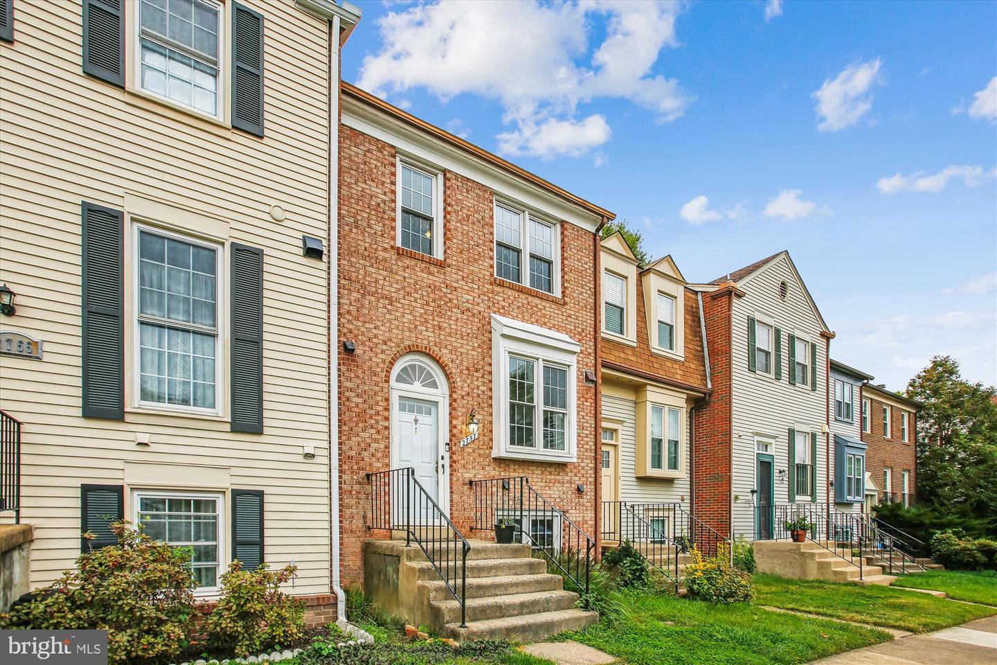 2757 STONE HOLLOW DR, VIENNA, Virginia 22180, 4 Bedrooms Bedrooms, ,3 BathroomsBathrooms,Residential,For sale,2757 STONE HOLLOW DR,VAFX2267190 MLS # VAFX2267190