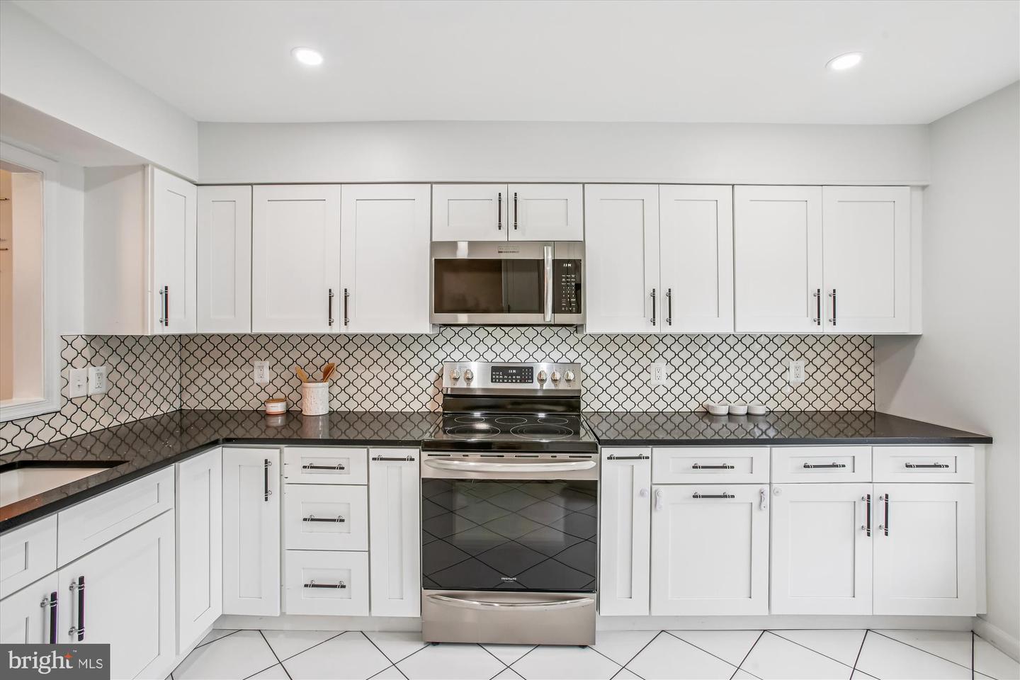 2757 STONE HOLLOW DR, VIENNA, Virginia 22180, 4 Bedrooms Bedrooms, ,3 BathroomsBathrooms,Residential,For sale,2757 STONE HOLLOW DR,VAFX2267190 MLS # VAFX2267190