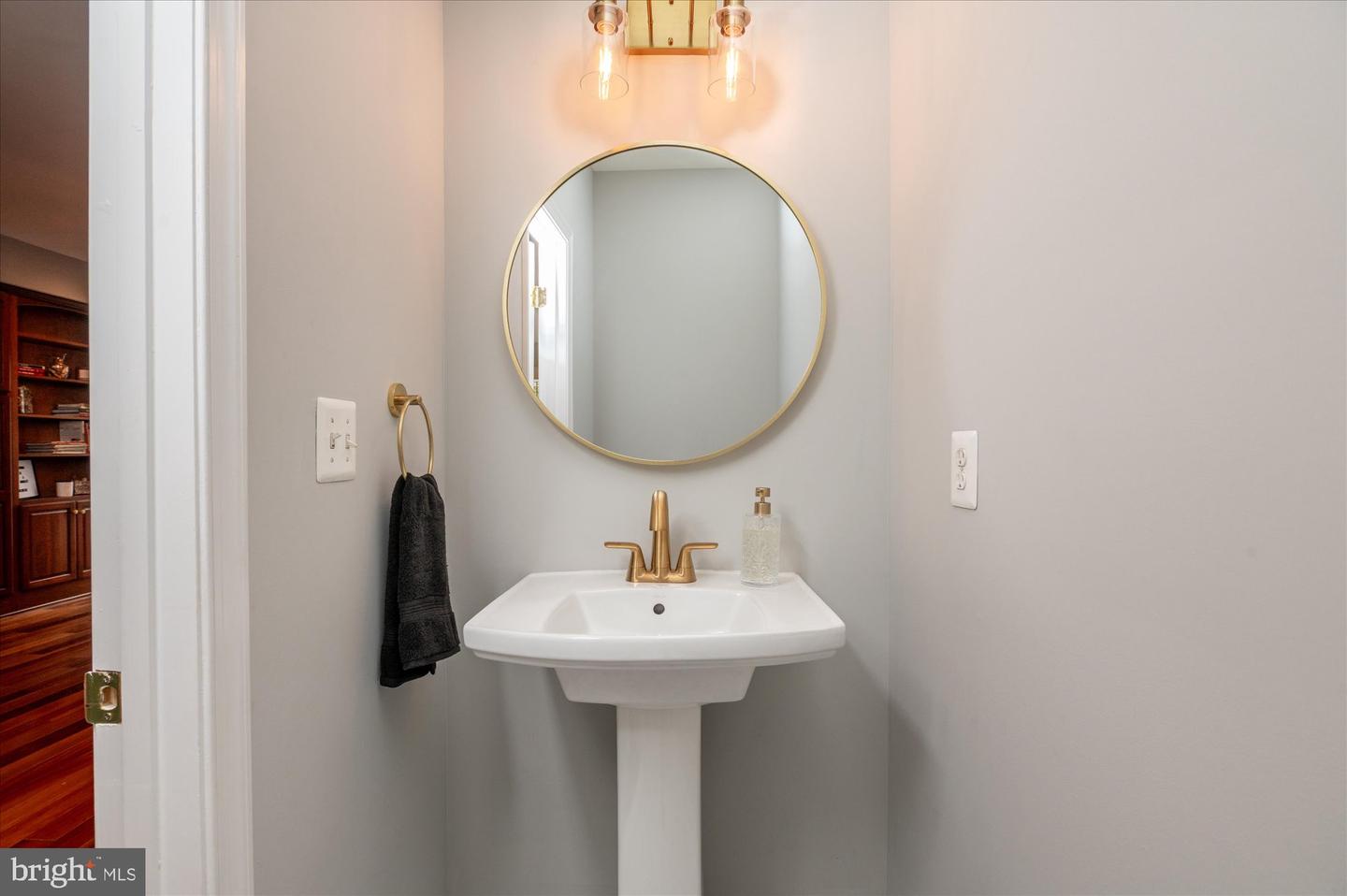 323 T ST NW, WASHINGTON, District Of Columbia 20001, 3 Bedrooms Bedrooms, ,3 BathroomsBathrooms,Residential,For sale,323 T ST NW,DCDC2224188 MLS # DCDC2224188