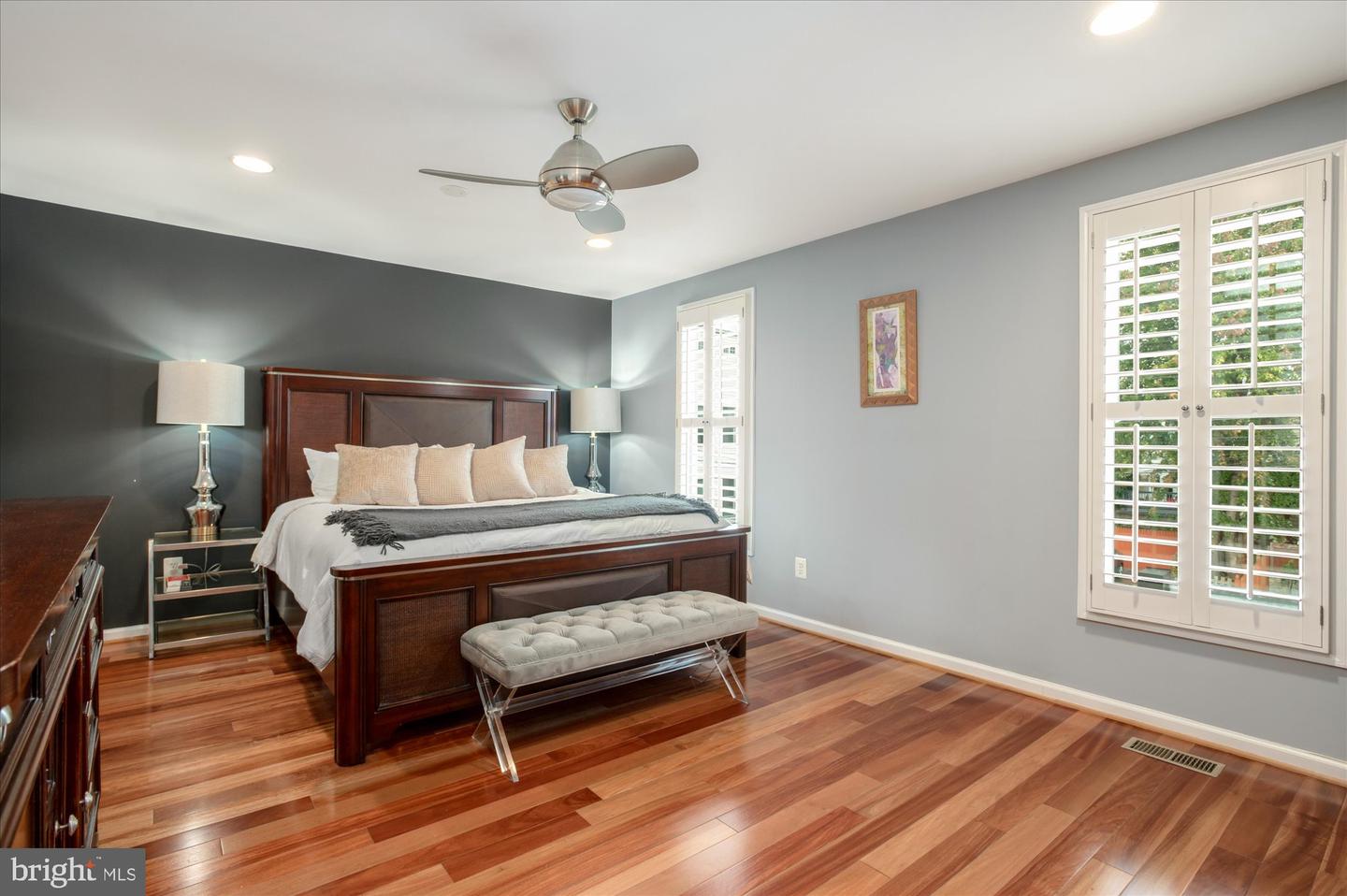 323 T ST NW, WASHINGTON, District Of Columbia 20001, 3 Bedrooms Bedrooms, ,3 BathroomsBathrooms,Residential,For sale,323 T ST NW,DCDC2224188 MLS # DCDC2224188