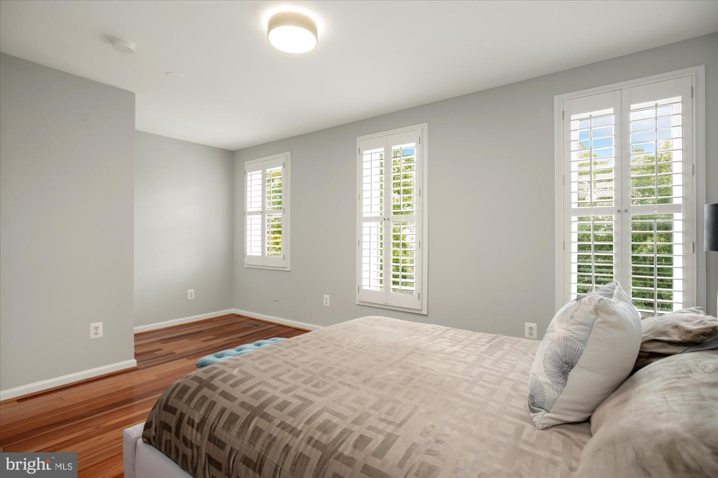 323 T ST NW, WASHINGTON, District Of Columbia 20001, 3 Bedrooms Bedrooms, ,3 BathroomsBathrooms,Residential,For sale,323 T ST NW,DCDC2224188 MLS # DCDC2224188