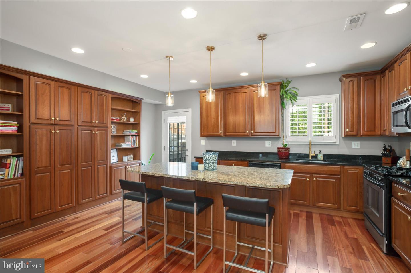 323 T ST NW, WASHINGTON, District Of Columbia 20001, 3 Bedrooms Bedrooms, ,3 BathroomsBathrooms,Residential,For sale,323 T ST NW,DCDC2224188 MLS # DCDC2224188