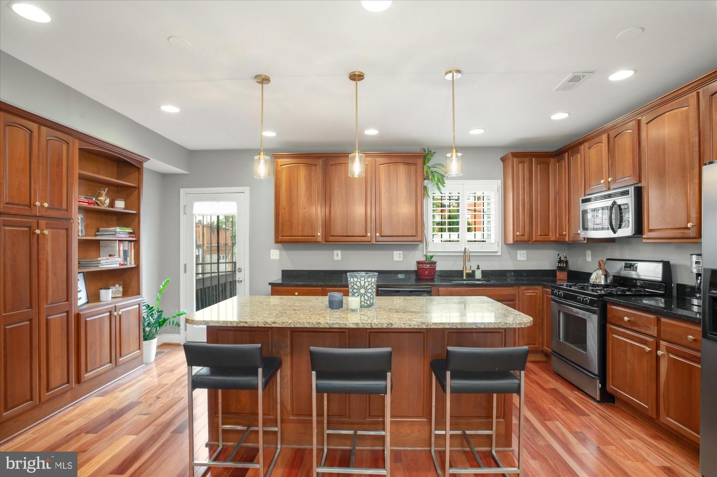 323 T ST NW, WASHINGTON, District Of Columbia 20001, 3 Bedrooms Bedrooms, ,3 BathroomsBathrooms,Residential,For sale,323 T ST NW,DCDC2224188 MLS # DCDC2224188