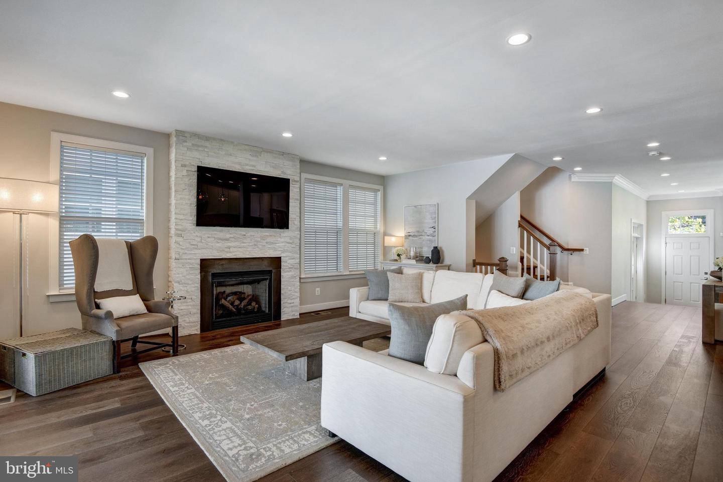 4430 GEORGE MASON BLVD, FAIRFAX, Virginia 22030, 4 Bedrooms Bedrooms, ,2 BathroomsBathrooms,Residential,For sale,4430 GEORGE MASON BLVD,VAFX2272064 MLS # VAFX2272064