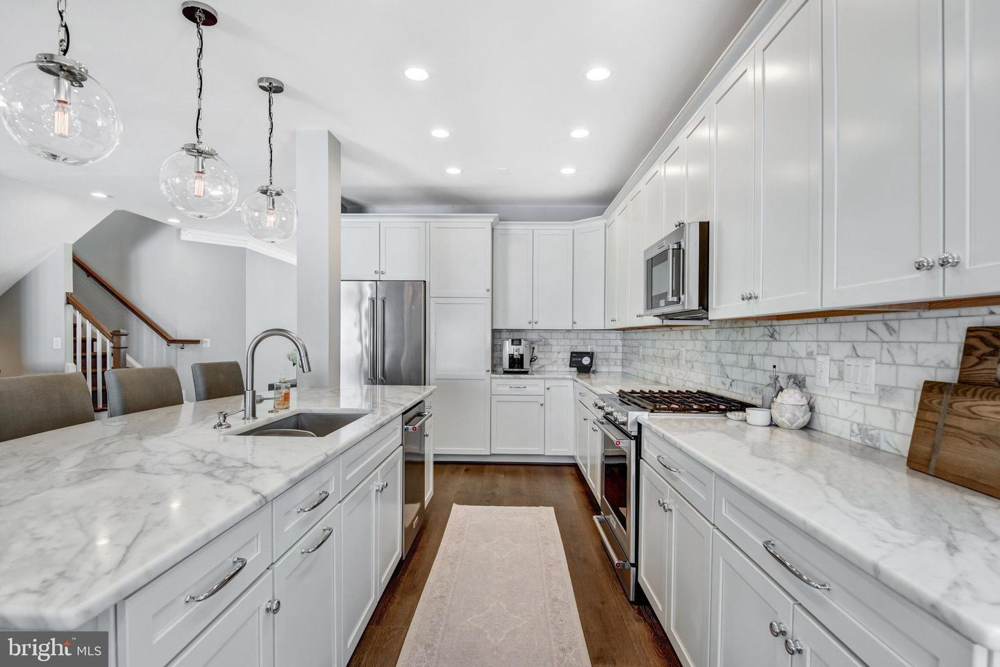 4430 GEORGE MASON BLVD, FAIRFAX, Virginia 22030, 4 Bedrooms Bedrooms, ,2 BathroomsBathrooms,Residential,For sale,4430 GEORGE MASON BLVD,VAFX2272064 MLS # VAFX2272064