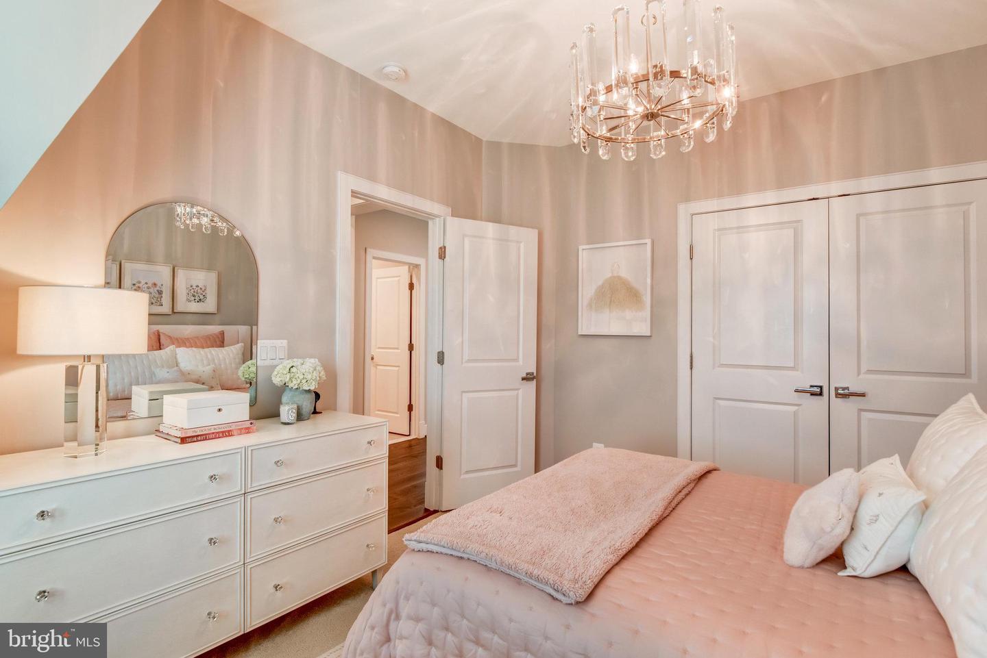 4430 GEORGE MASON BLVD, FAIRFAX, Virginia 22030, 4 Bedrooms Bedrooms, ,2 BathroomsBathrooms,Residential,For sale,4430 GEORGE MASON BLVD,VAFX2272064 MLS # VAFX2272064