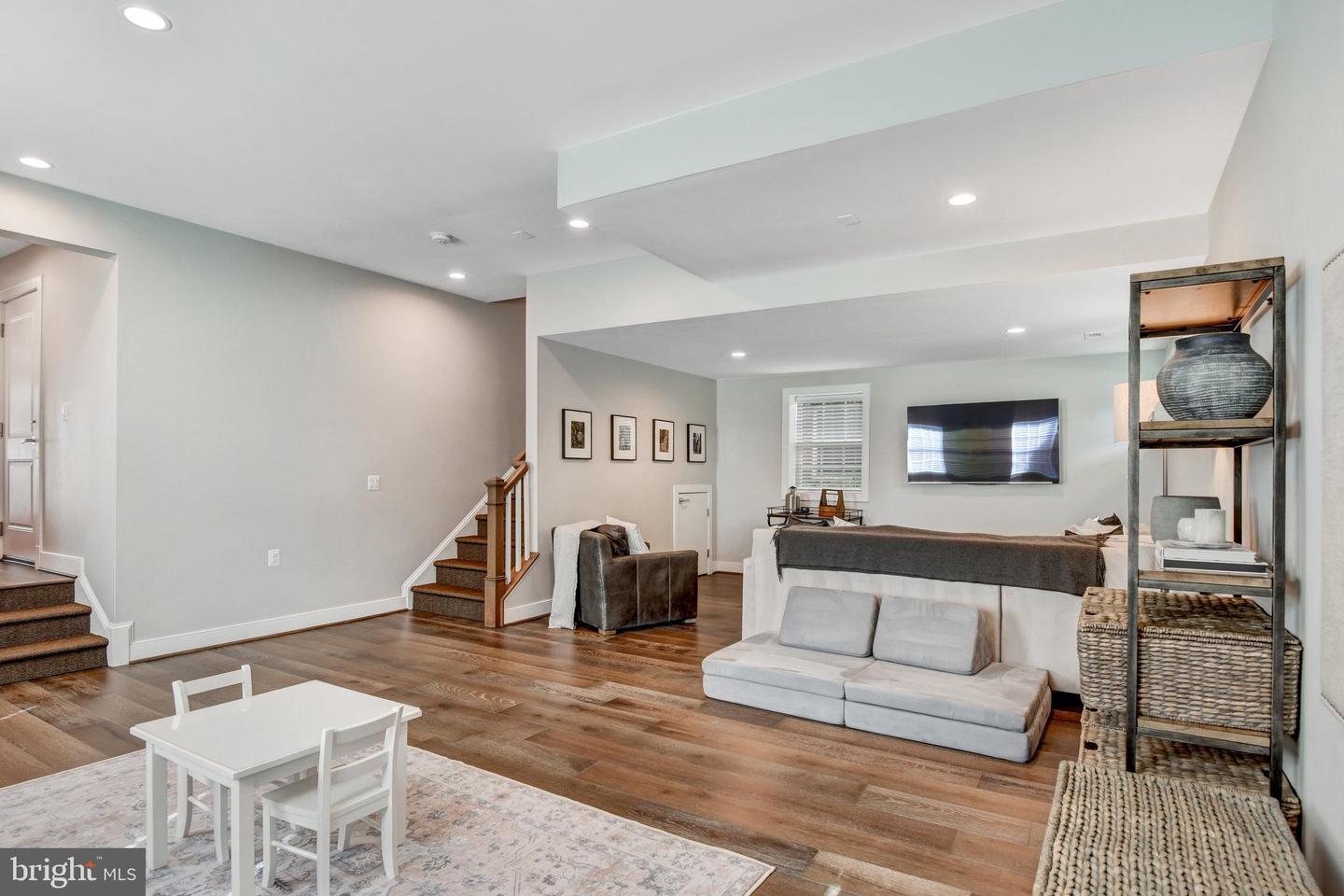 4430 GEORGE MASON BLVD, FAIRFAX, Virginia 22030, 4 Bedrooms Bedrooms, ,2 BathroomsBathrooms,Residential,For sale,4430 GEORGE MASON BLVD,VAFX2272064 MLS # VAFX2272064