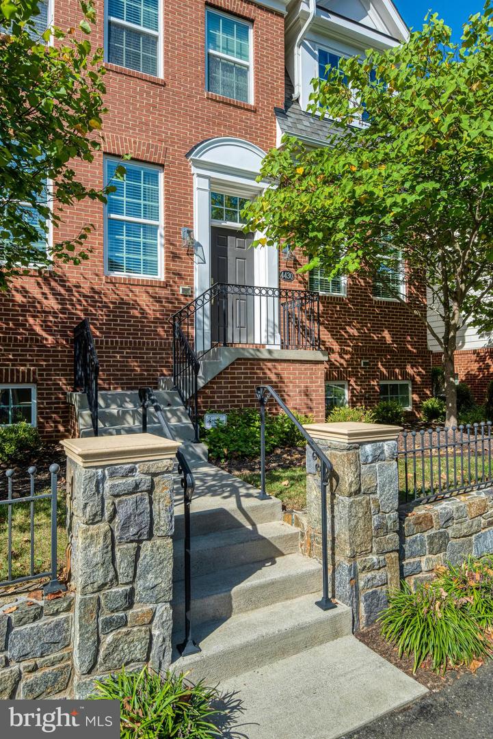 4430 GEORGE MASON BLVD, FAIRFAX, Virginia 22030, 4 Bedrooms Bedrooms, ,2 BathroomsBathrooms,Residential,For sale,4430 GEORGE MASON BLVD,VAFX2272064 MLS # VAFX2272064