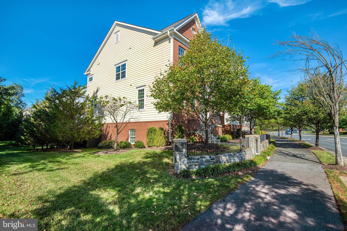 4430 GEORGE MASON BLVD, FAIRFAX, Virginia 22030, 4 Bedrooms Bedrooms, ,2 BathroomsBathrooms,Residential,For sale,4430 GEORGE MASON BLVD,VAFX2272064 MLS # VAFX2272064
