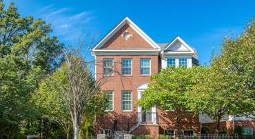 4430 GEORGE MASON BLVD, FAIRFAX, Virginia 22030, 4 Bedrooms Bedrooms, ,2 BathroomsBathrooms,Residential,For sale,4430 GEORGE MASON BLVD,VAFX2272064 MLS # VAFX2272064
