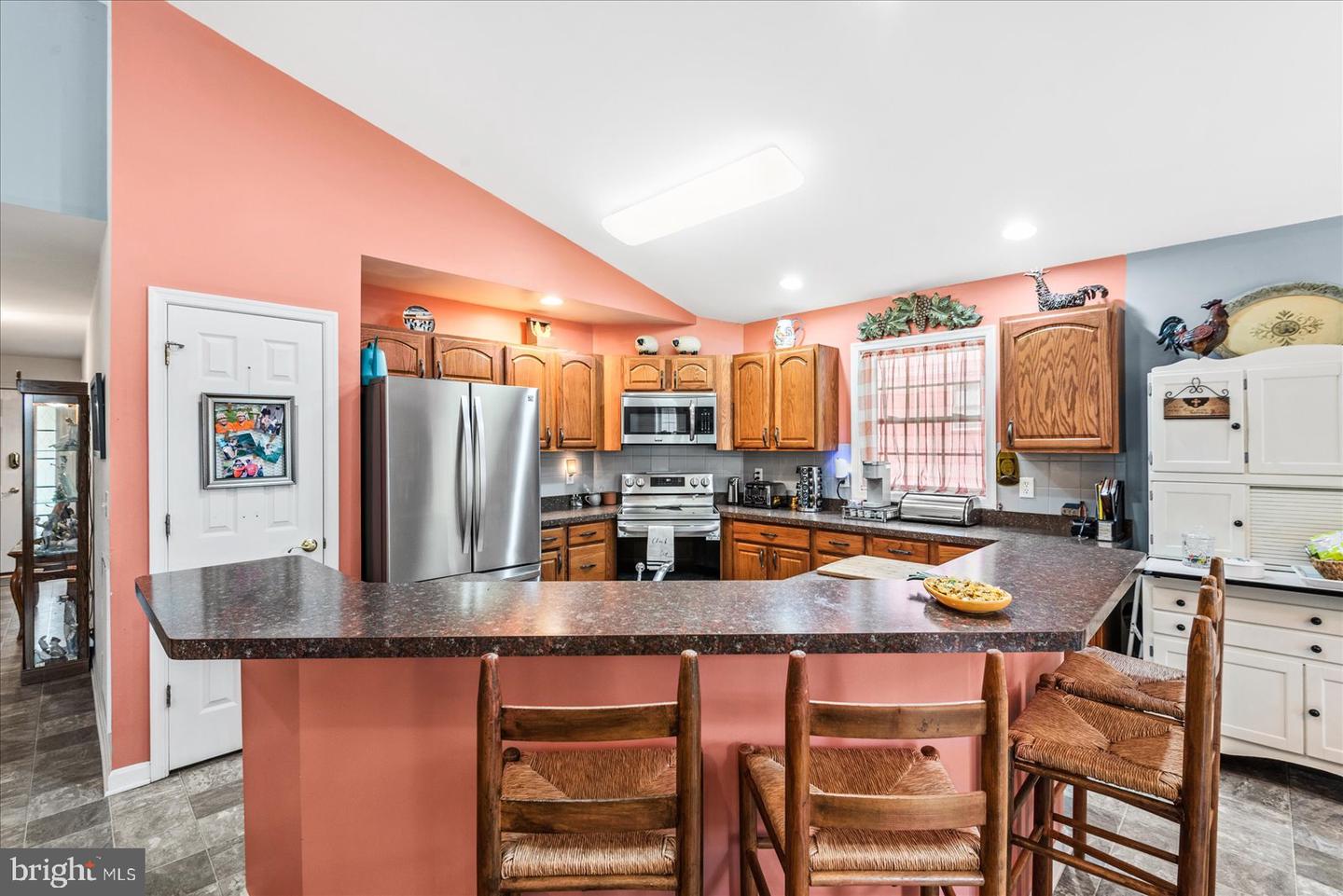 686 LAKE CAROLINE DR, RUTHER GLEN, Virginia 22546, 3 Bedrooms Bedrooms, ,3 BathroomsBathrooms,Residential,For sale,686 LAKE CAROLINE DR,VACV2008950 MLS # VACV2008950